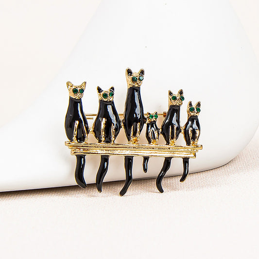 Drop Diamond Cat Brooch