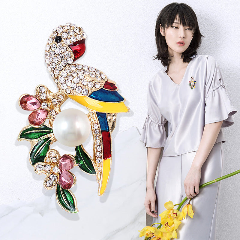 Bird pearl brooch